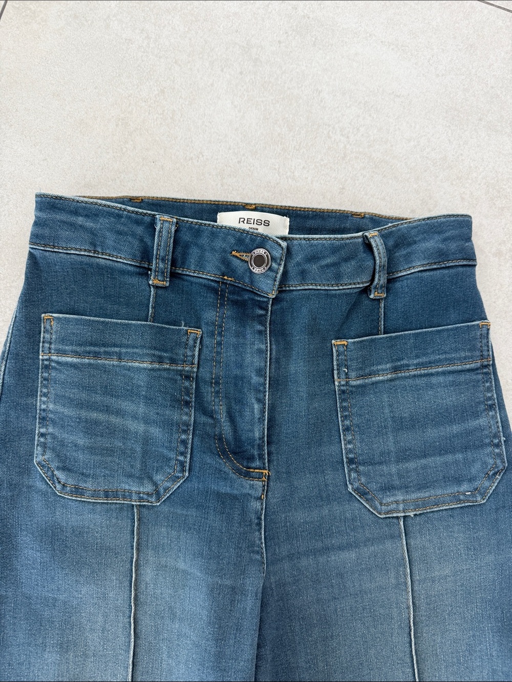 Reiss Sakura Patch-Pocket Flared Jeans in Mid Blue size 26R - Picture 5 of 7